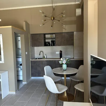 Leo Side * Podgora (Split-Dalmatia)