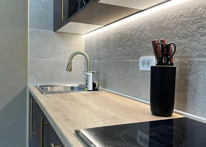 Leo Side * פודגורה